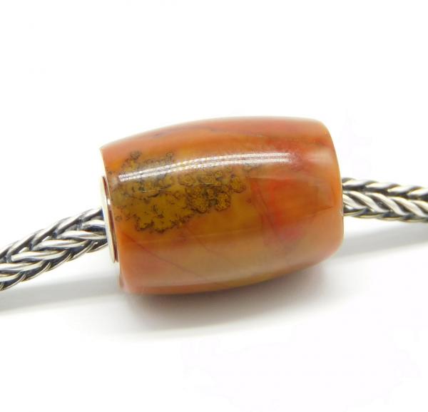 Red Agate Barrel - The Palace of Amber - Edelstein - live photo